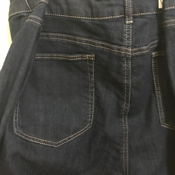 Jeans - Picture 2 of 4